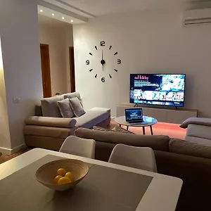 Proper 1 Tirana